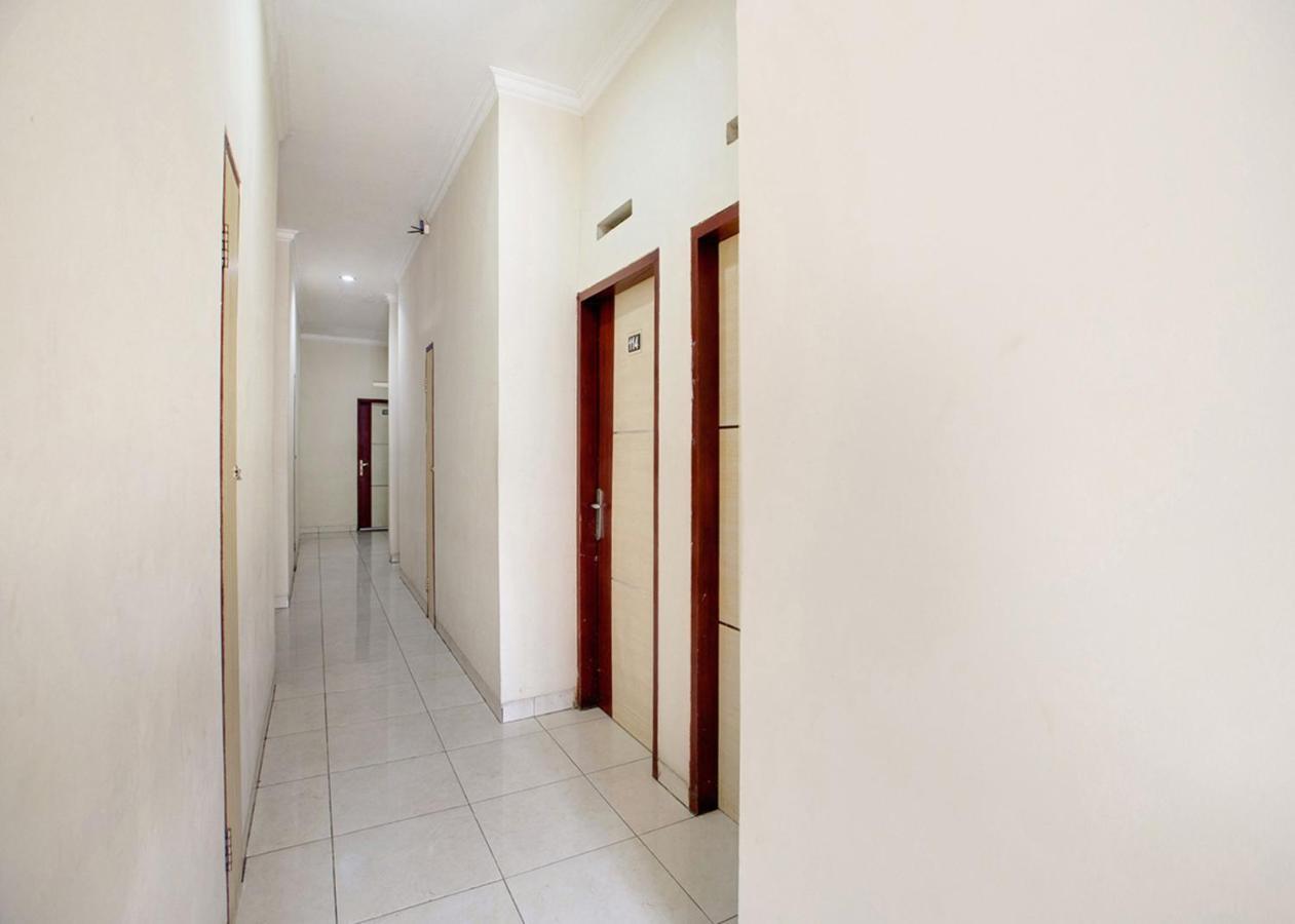 Oyo 2554 Hotel Arimbi Lama Dewi Sartika Bandung Extérieur photo
